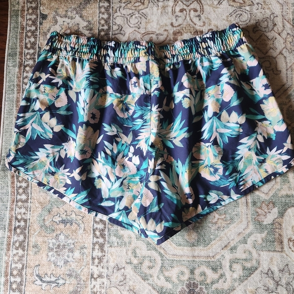 Columbia Blue and Green Athletic Shorts - Picture 2 of 5